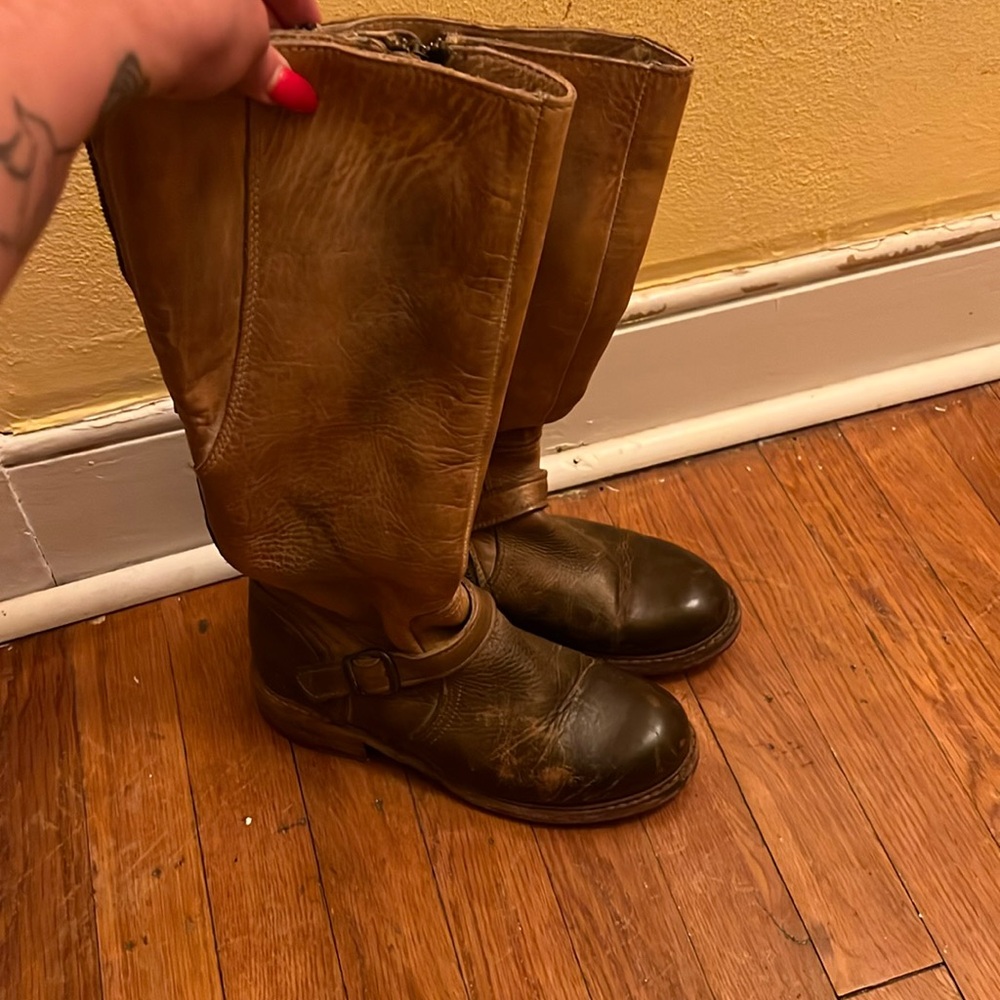 Bedstu distressed leather boots